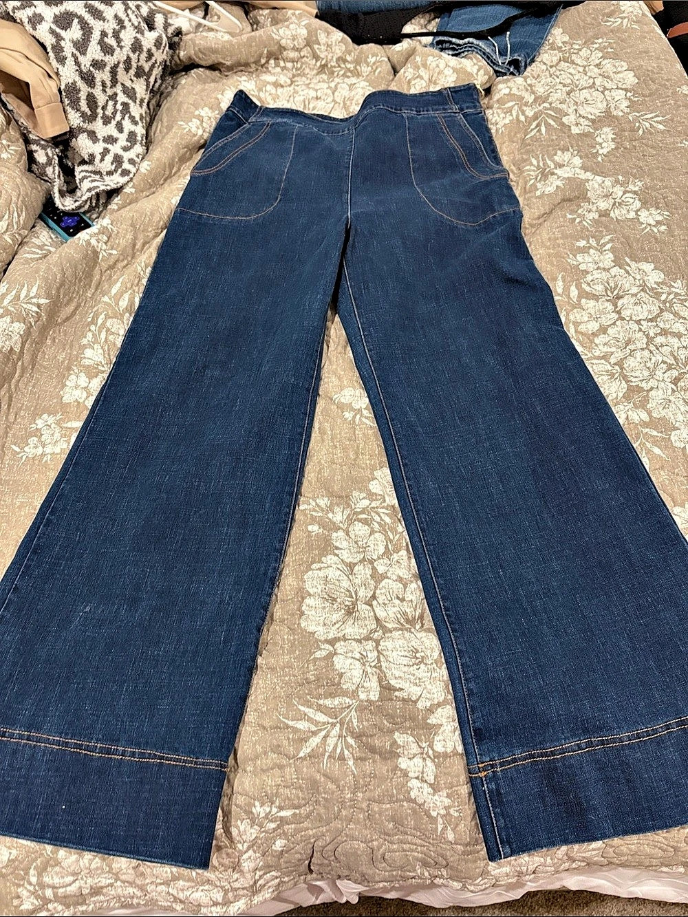 CACHE Wide Leg Jeans in Blue Waist 31 Like New